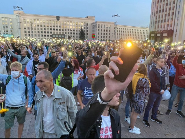 В Хабаровске началась акция в поддержку арестованного блогера Навального