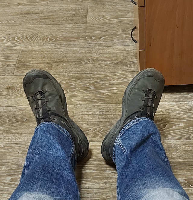 Пост рабочей обуви