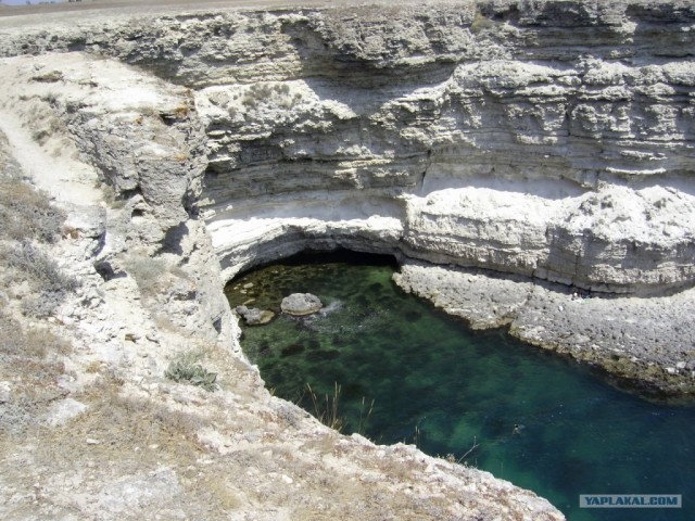 Мыс Тарханкут - самая западная точка Крыма.