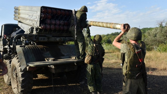 Житель Крыма нашёл в лесу три снаряда от «Града». И... конечно же решил их разобрать