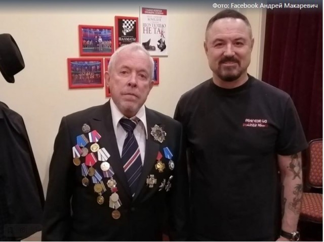 Музыкант Андрей Макаревич, уехавший из России в Израиль, запретил россиянам скачивать свой новый альбом.