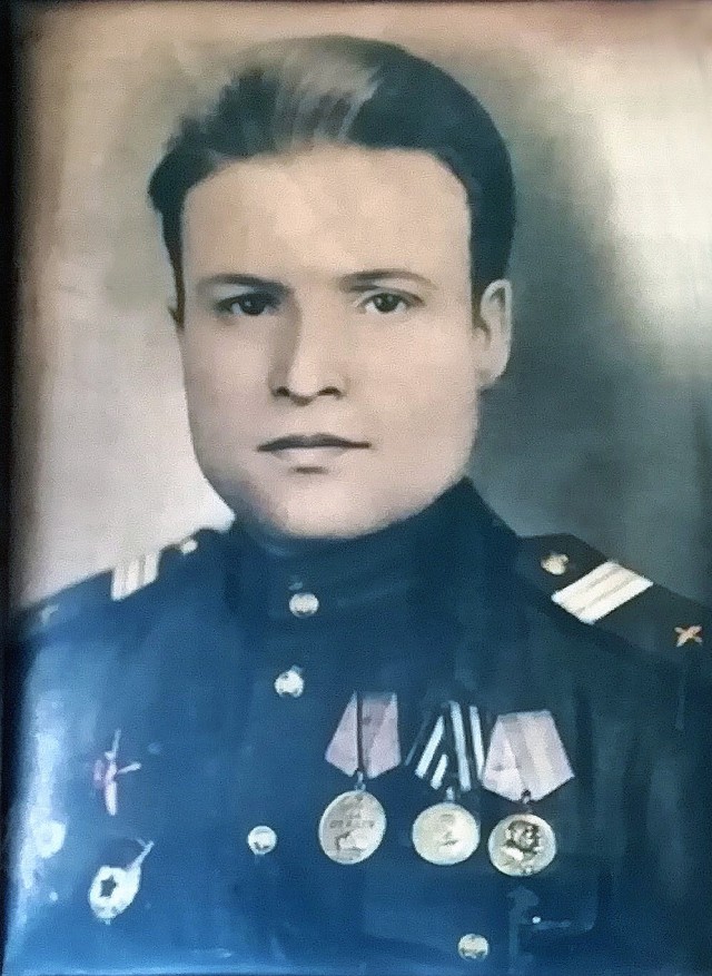 А давайте свой Бессмертный Полк сделаем? Я начинаю. Все таки канун Дня Победы