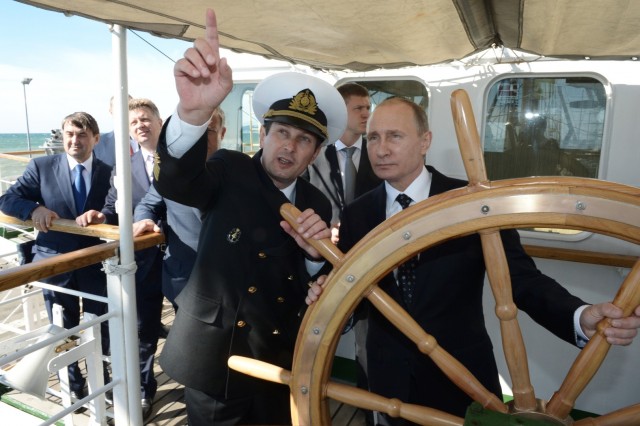 Корабль против шторма
