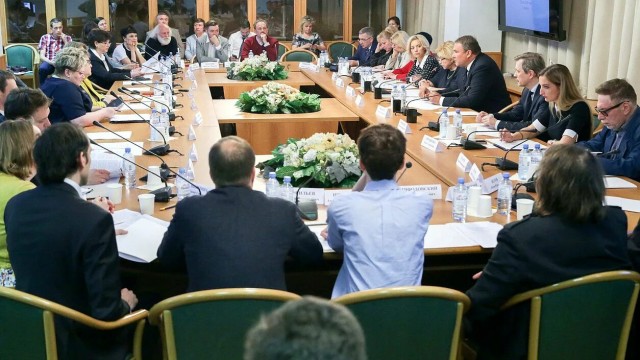 Сардана Авксентьева рассказала о платных круглых столах в Госдуме