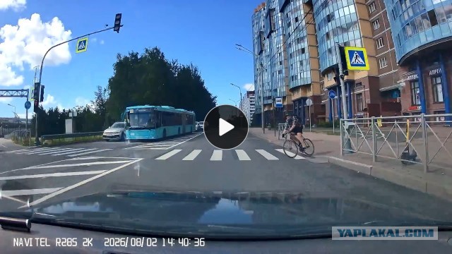 Сбили велосипедиста на зебре.