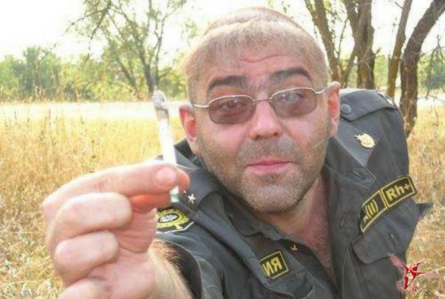Истеричное быдло и спокойный полицейский!