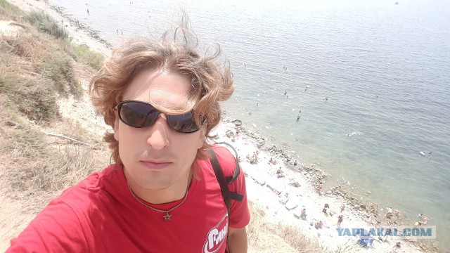 «Я прекрасно понимал, что, скорее всего, плыву в одну сторону»: под Анапой мужчина спас тонущую семью с ребёнком