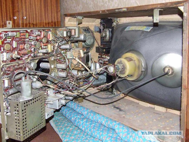 Разобрал дешевый планшет, а там...