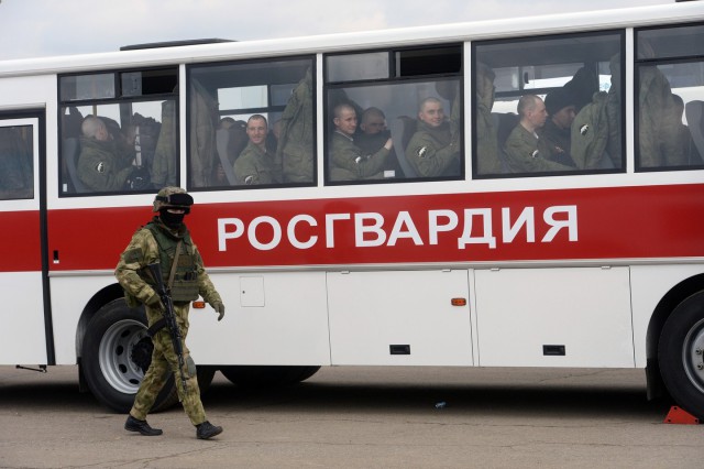 Сотрудникам Росгвардии, работавшим на митингах оппозиции, поступают угрозы