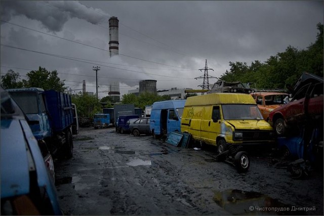 Автомобильная свалка в Москве