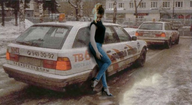 "Стою такая - рядом с дорогой тачкой"