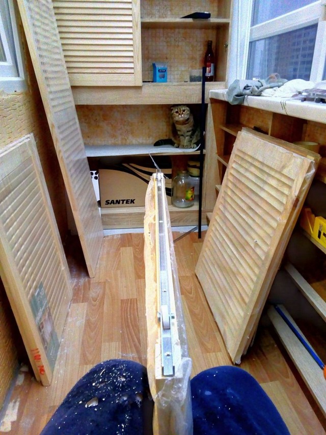 Очередной ремонт небольшой лоджии. Своими руками, долго, не за копейки