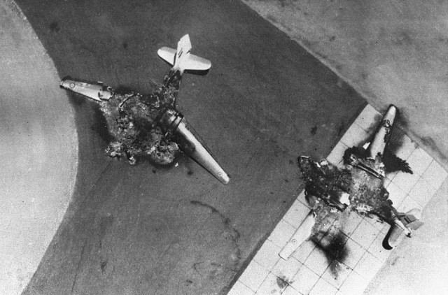 Операция «Фокус» 5 июня 1967 года, удар израильских ВВС. Разгромленные наголову египтяне торжественно объявили о своей победе