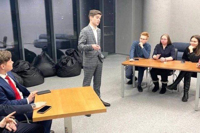 В Петербурге открылся молодежный клуб «Вагнеренок»