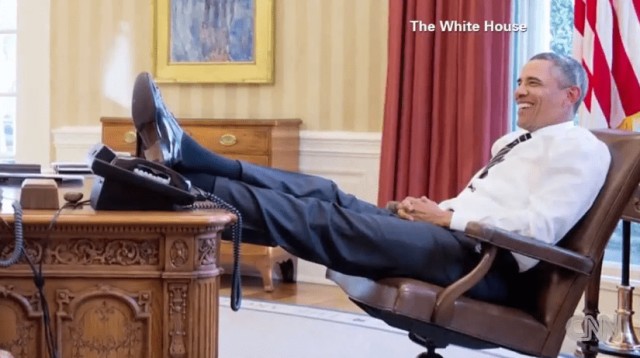 Зачем американцы кладут ноги на стол?