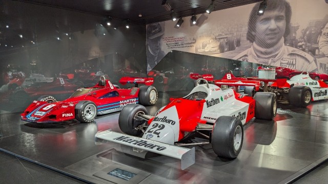 Alfa Romeo museo. Красивых автомобилей пост