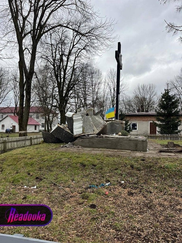 Во Львовской области уничтожили все советские памятники