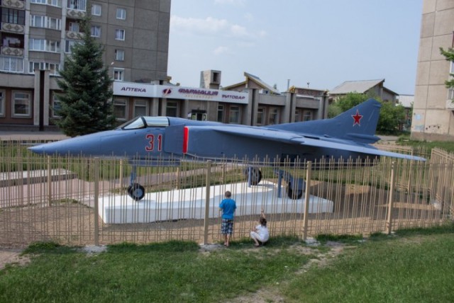 20 самых интересных авиапамятников