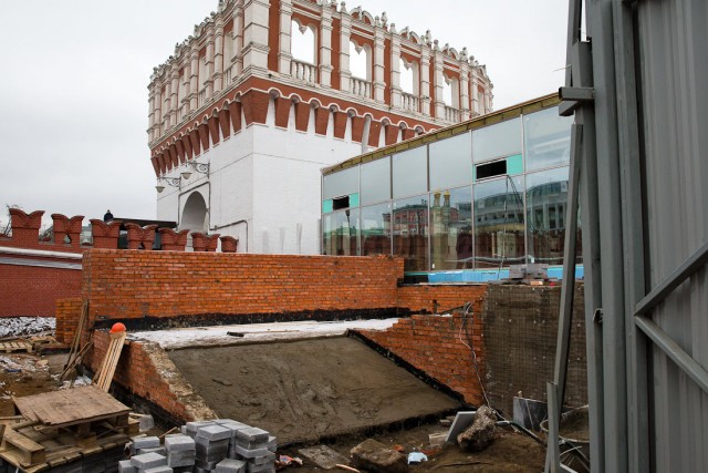 Московский Кремль: уничтожить историю и память