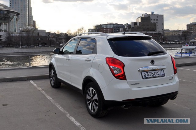 В Петербурге автомобиль SsangYong въехал в подземный переход