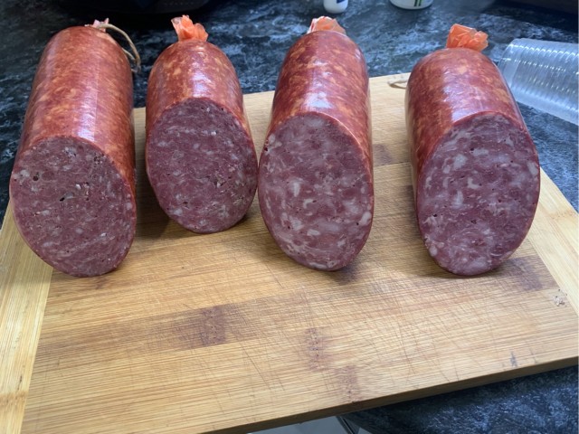 Мясной деликатес