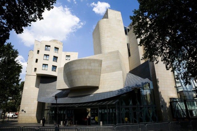 Клопы напали на посетителей парижского кинотеатра во время сеанса