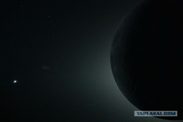 NASA показали кадр полного солнечного затмения и закат Земли, снятые с борта Orion