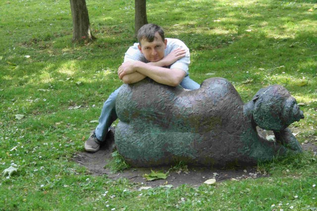 Необычные памятники