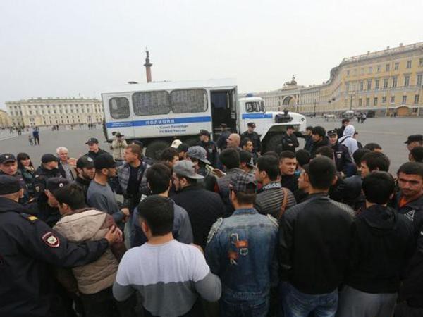 На Дворцовой задержали 60 мусульман