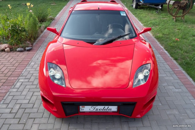 «Не удалось накопить на Ferrari, потому построил ее сам». Красная «Изольда» из белорусской провинции