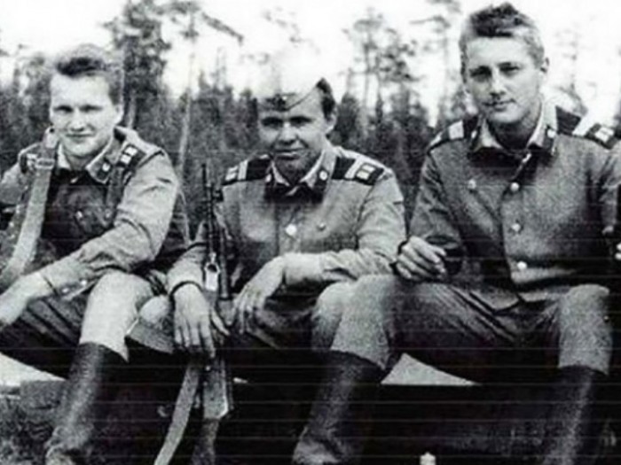 Армейские фото знаменитостей