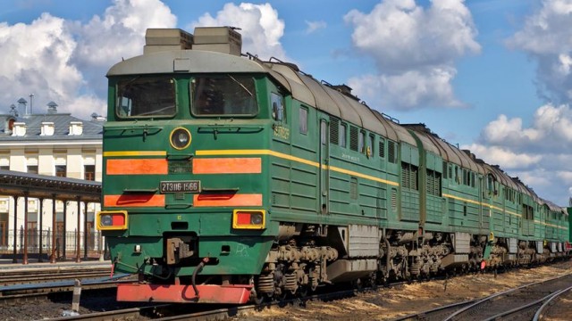 Почему почти все поезда в СССР были зелёными, а сейчас нет? История, скрытая за краской