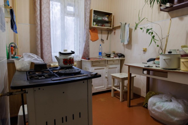 Последний человек в Заканалье: в Волгограде пенсионерка осталась одна в заброшенном квартале