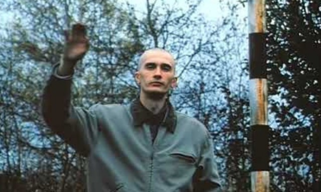 "Где МЧС?" - негодует один из рыбаков, которые вчера отказались спасаться дрейфующей в Охотском море льдины на вертолете