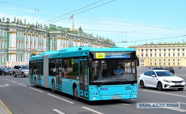 Стартовали продажи новейшего российского автобуса. Цена автобуса от 16,5 млн рублей