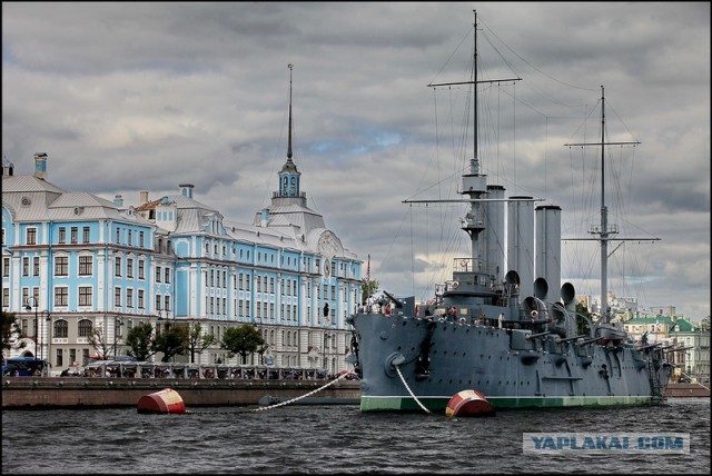 А свадьба пела и гуляла.