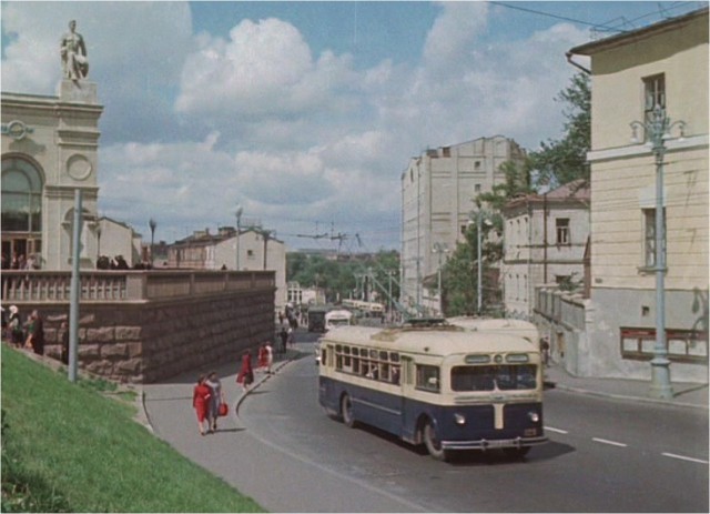 Вперёд, в прошлое: архивные кадры, которые откроют вам окно в историю