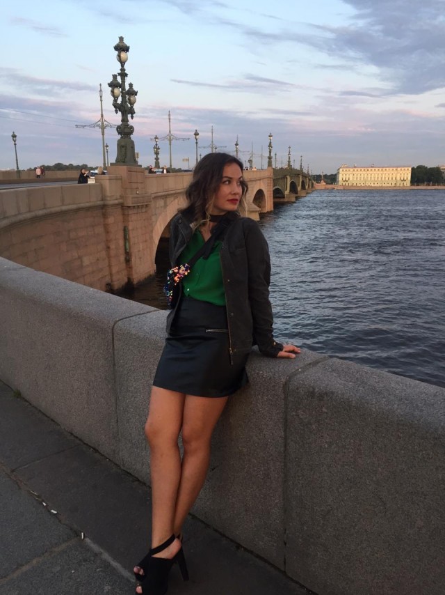 Девушки в мини