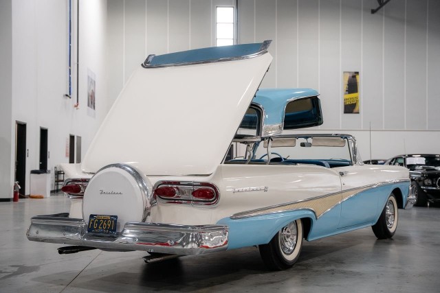 1959 Ford Fairlane 500 Galaxie Skyliner. Автопятница №51