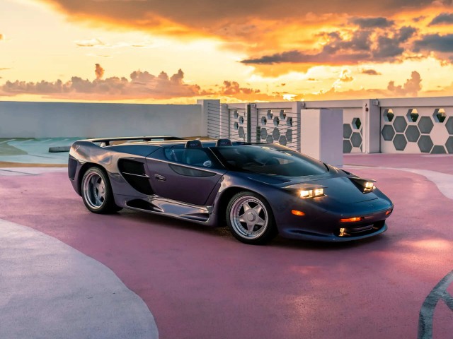 Vector W8 и другие. Редких суперкаров фотопост.