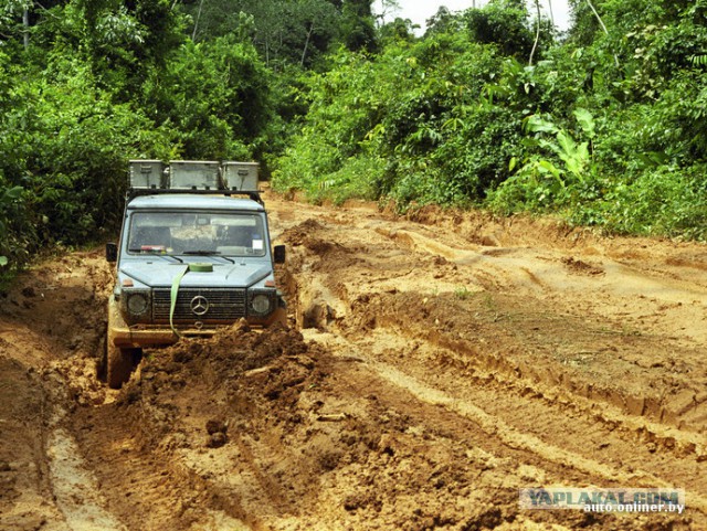 Немец проехал на Gelandewagen весь мир.