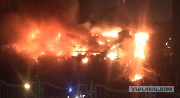 В Москве горит здание библиотеки ИНИОН