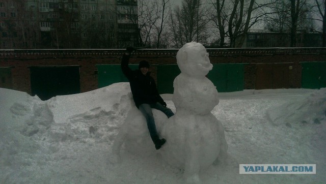 В Омске +1 и снег...Появилось много снеговиков