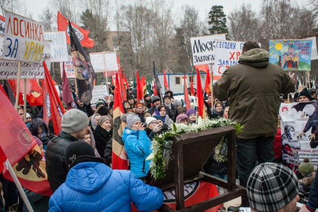 Борьба за храм на Торфянке продолжается