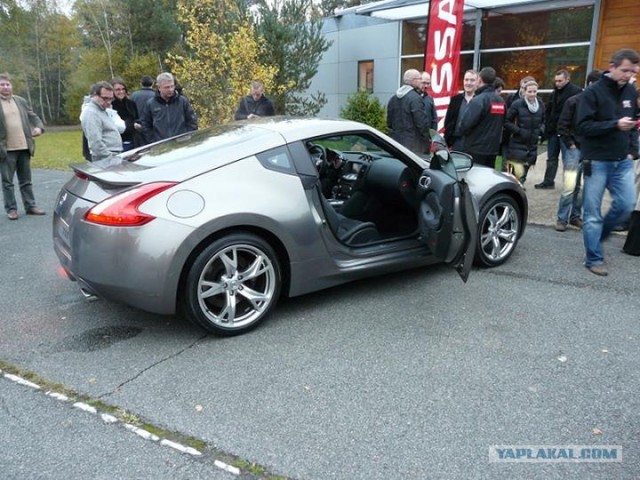 Nissan 370z (3 фото)