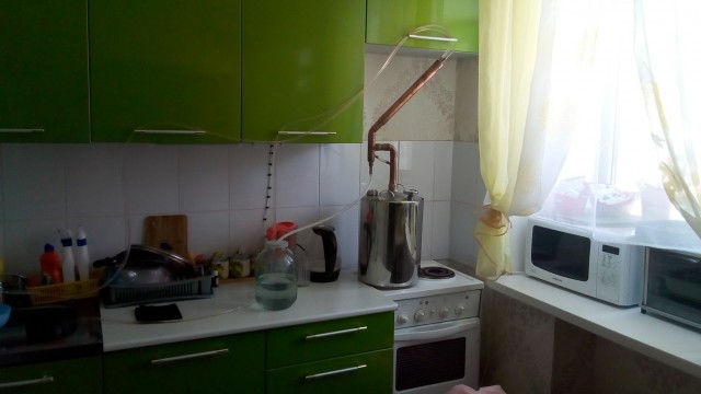 Не все самогонные аппараты одинаково полезны: взрыв в квартире