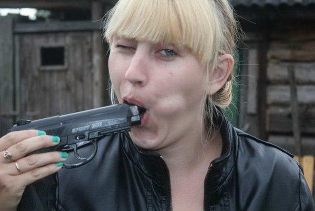 Ленка, давай фоткай быстрее, я же позирую