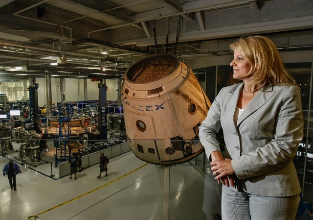 Прямая трансляция пилотируемого запуска SpaceX Crew Dragon