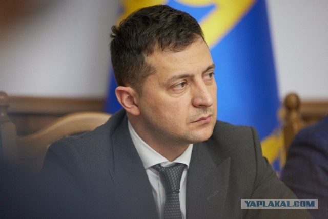 А нас поздравили вот так. Украина.
