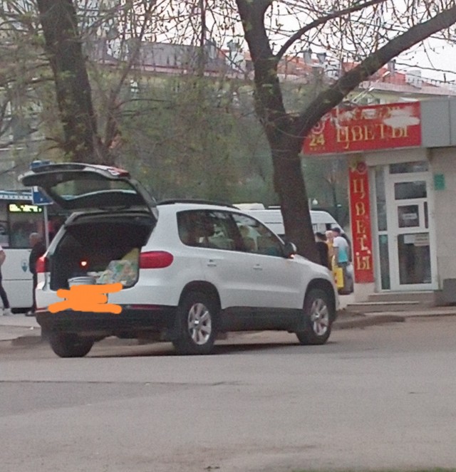 Ну и зачем мужчине за сорок с квартирой и машиной все эти молодые, но бедные женщины?